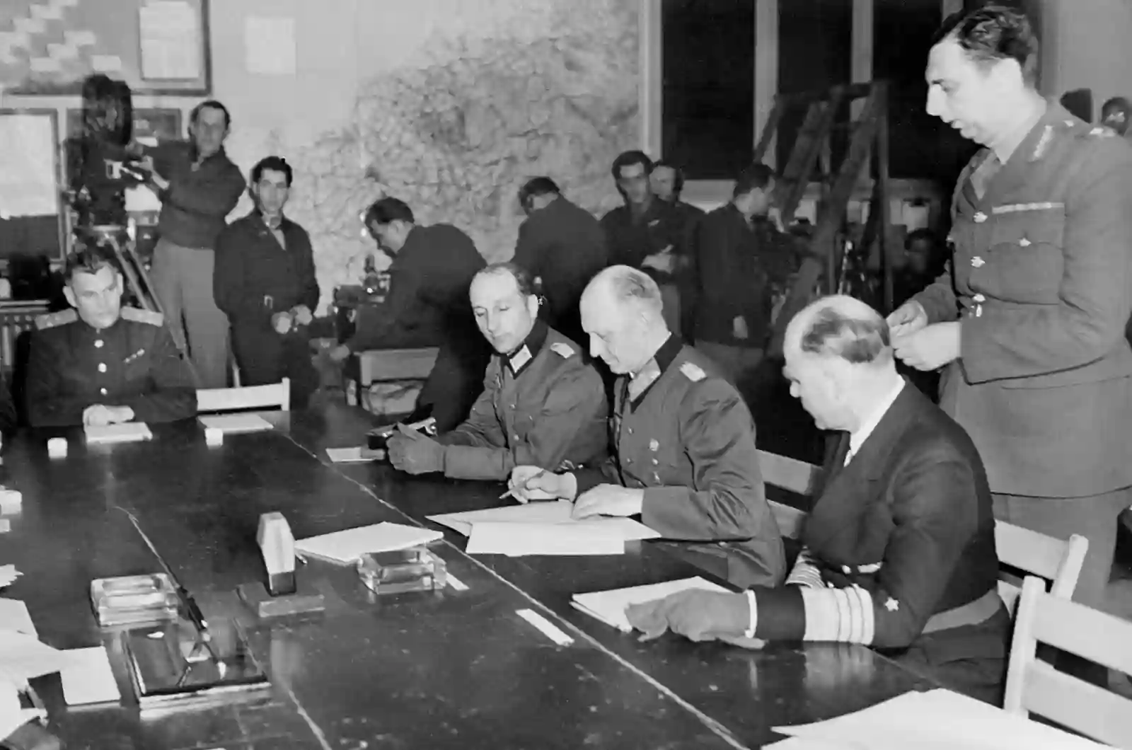 Подписание предварительного протокола о капитуляции Германии 7 мая 1945 года в Реймсе (Франция)